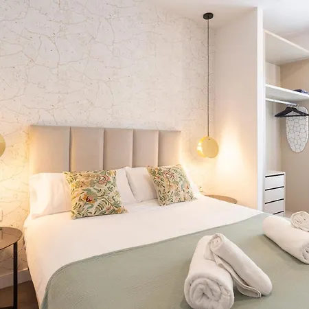 A Tu Ritmo! Edificio Muy Tranquilo Y Moderno! Malaga